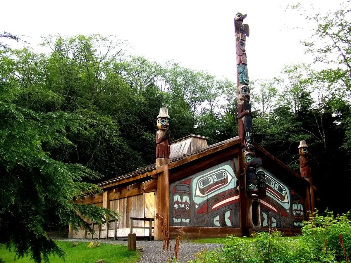 Totem Bight & Rainforest Canoe