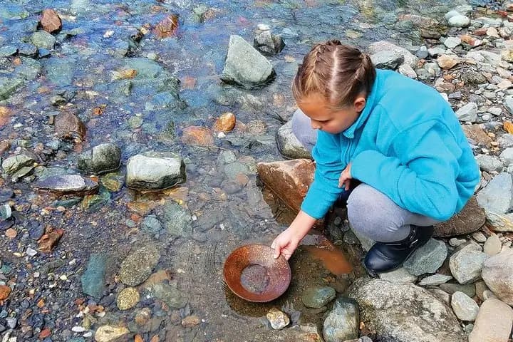 Gold Panning & Salmon Bake