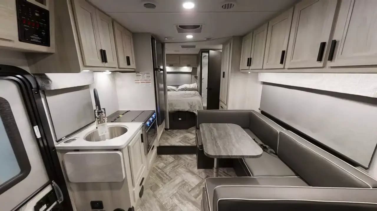 2024 Sunseeker 2350 LE interior